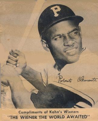 1957 Kahn's Wieners Roberto Clemente Baseball Card