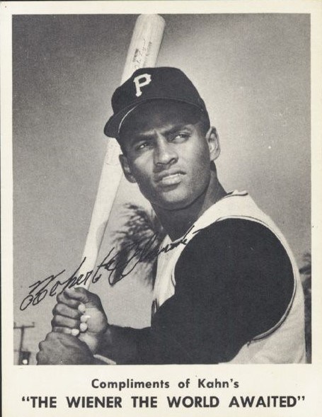 1963 Kahn's Wieners Roberto Clemente Baseball Card